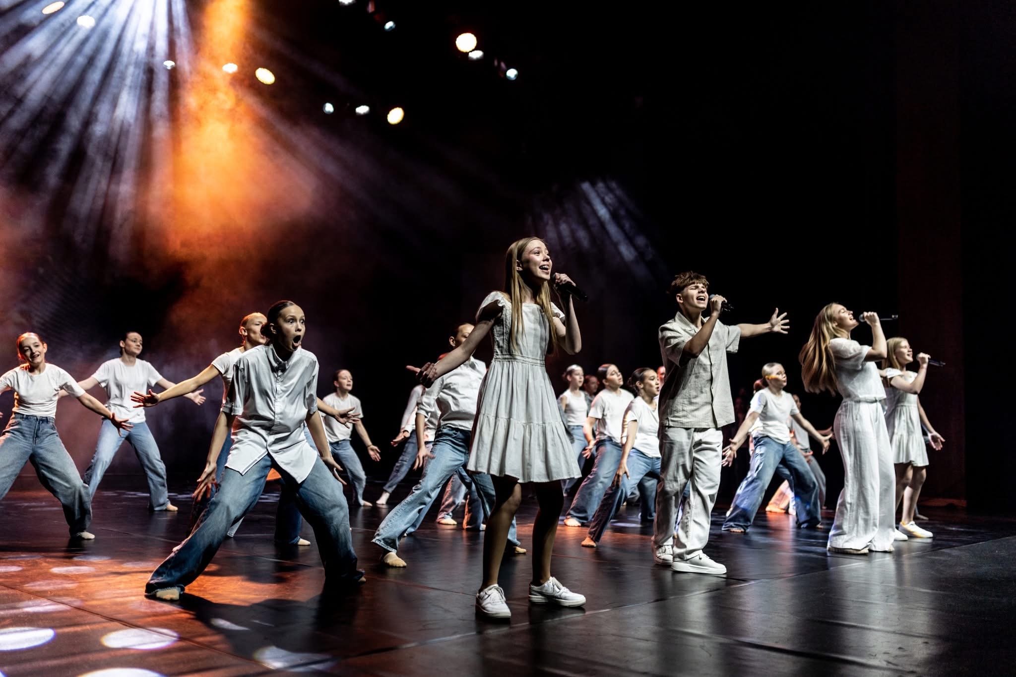 Gyva_muzika_darvinas_tamulynas